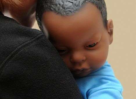 Родительскую заботу предлагают тренировать на роборебенке