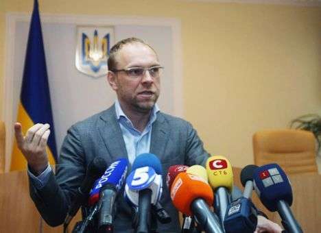 Генпрокуратура ночью переписала меру пресечения для Власенко