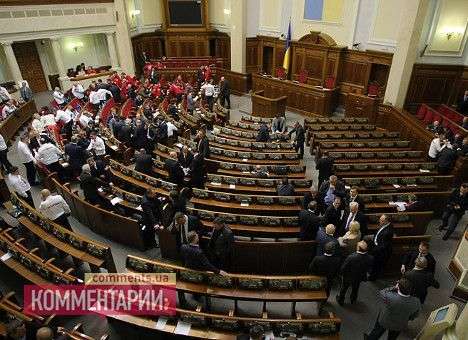 Рыбак открыл сессию и пошел совещаться с лидерами фракций