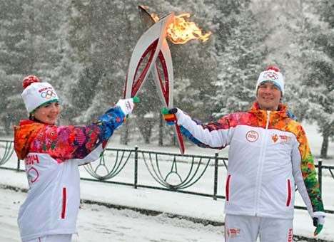 Олимпийский огонь побывал в ледяной воде
