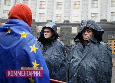 К Кабмину подтягиваются протестующие. Милиция наготове