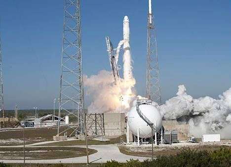 Отложен запуск ракеты «Фэлкон-9» с первым коммерческим спутником