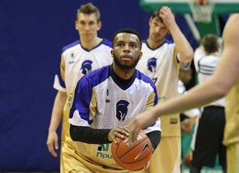 Киевляне разгромили лидера чемпионата