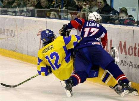 Бывшие хоккеисты подали в суд на свою лигу