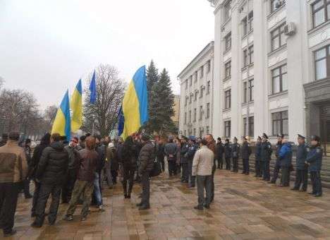 В Луганске суд запретил Евромайдан аж до 15 января (ВИДЕО)