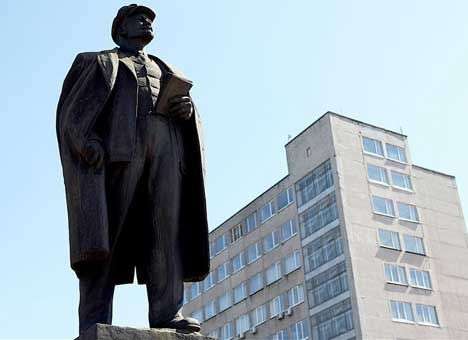 В Раде предлагают погасить 75 у.е. млн. долгов памятниками Ленину