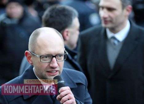 Яценюк объяснил, почему в президенты пойдут сразу трое