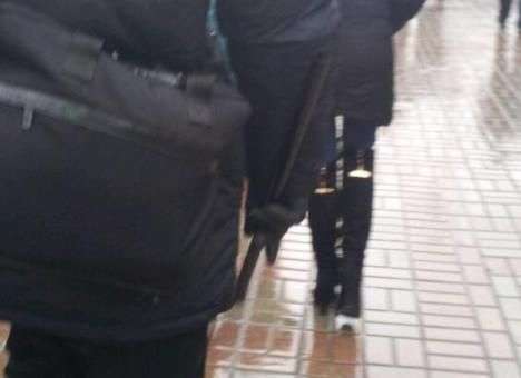 Провокаторы на Евромайдане вооружились металлическими трубами (ФОТО)