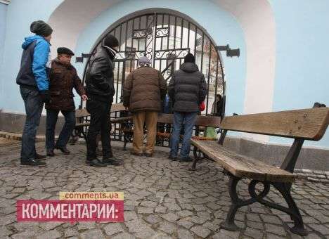 Активисты забаррикадировались в Михайловском соборе (ФОТО)