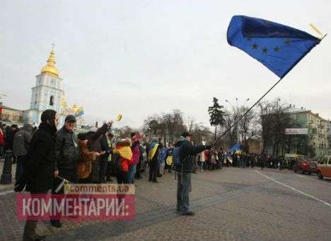 На Михайловской площади уже 10 тысяч митингующих