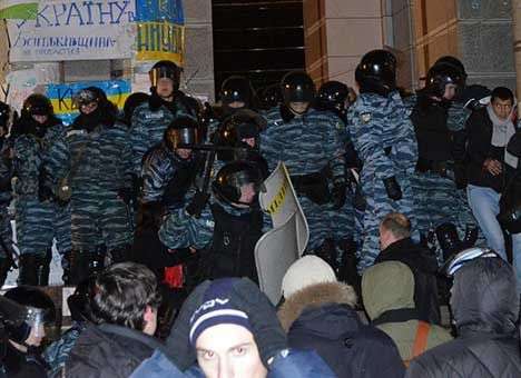 В МИД просят украинцев сдерживаться и не поддаваться на провокации