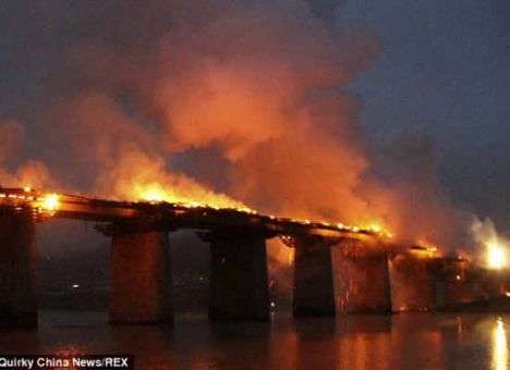 Сгорел самый красивейший мост в Азии