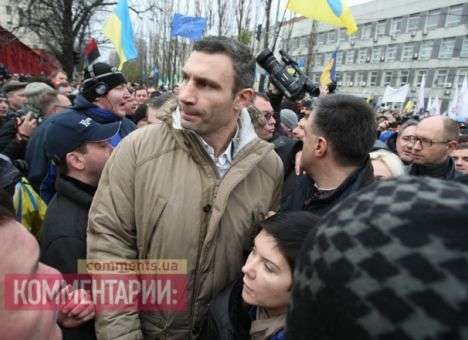 Кличко убедил митингующих вернуться на Майдан Независимости
