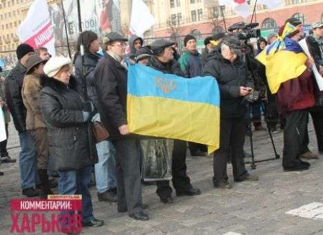 Под окнами Добкина «титушки» разбрасывались петардами