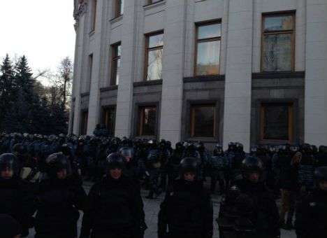 «Беркут» плотно оцепил здание Верховной Рады (ФОТО, ВИДЕО)