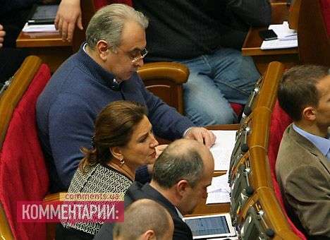 От «регионалов» ушло лишь двое нардепов