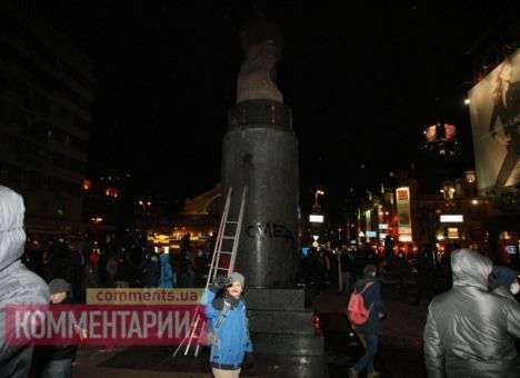 Суд арестовал на 2 месяца задержанного при штурме памятника Ленину