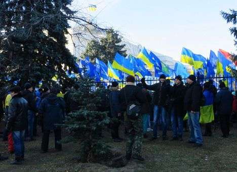 Митинг «регионалов» превратил Мариинский парк в «помойную яму» (ФОТО, ВИДЕО)