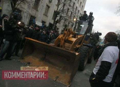 В милиции говорят, что СМИ померещился командир «Беркута» на тракторе