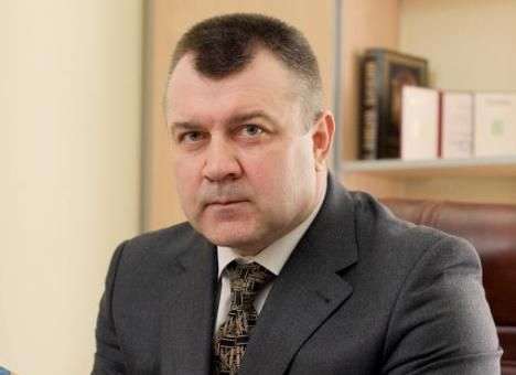 В Луганске подожгли авто адвоката, который поддержал Евромайдан