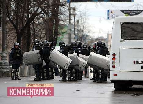 Подход к Кабмину уже заблокирован автобусами «Беркута»