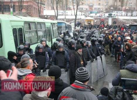 Дипломаты ЕС и США призвали власть не допустить силового разгона Евромайдана