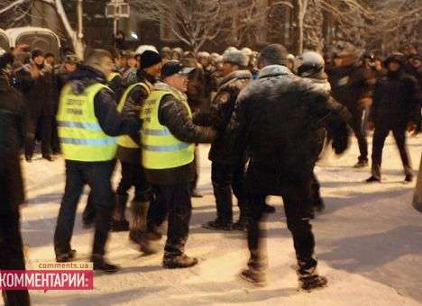 В милиции объяснили ночную зачистку выполнением решения суда