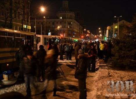 Из Днепропетровска в Киев выехала колонна «спортсменов» и бюджетников (ВИДЕО)