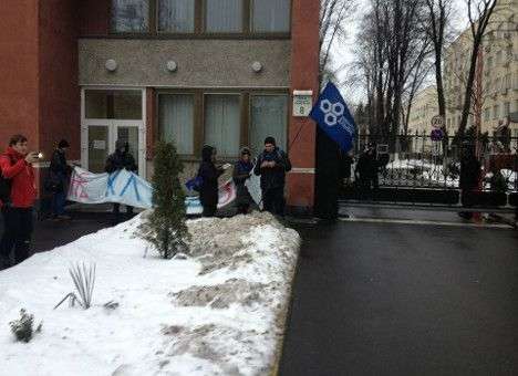 Пикет активистов Евромайдана переместился под СНБО и МВД