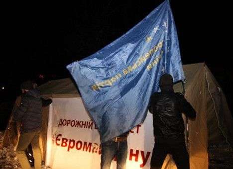 На Житомирский дорожный блокпост Евромайдана напал «Беркут», - Катеринчук (ФОТО)