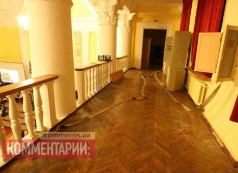 Работники КГГА обвинили митингующих в краже столовых приборов