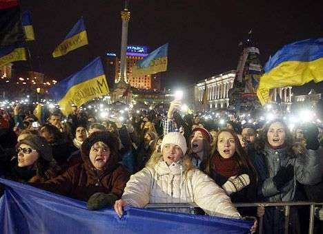 Народное вече на Майдане уже собрало 10 тысяч митингующих