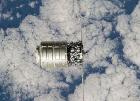 Запуск грузовика на МКС перенесен из-за сбоя на станции