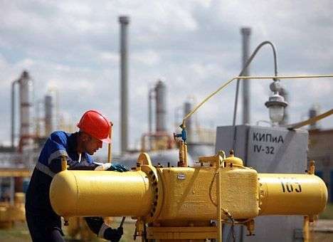 У Азарова уже подсчитали экономию от дешевого российского газа