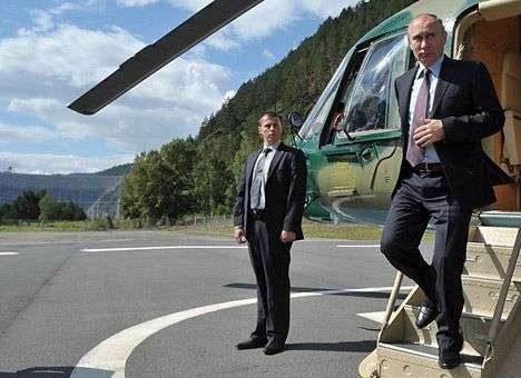 Путин и Медведев пересаживаются на вертолеты «навсегда»