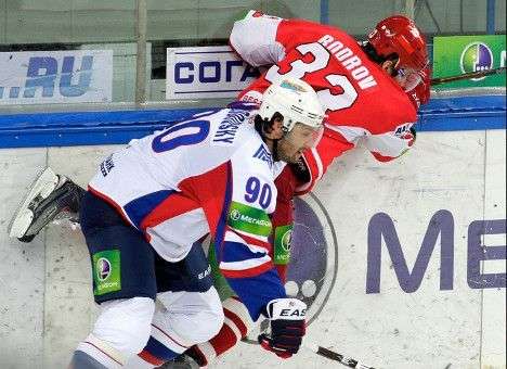 Украинский хоккеист, выступавший за Россию, завершил карьеру