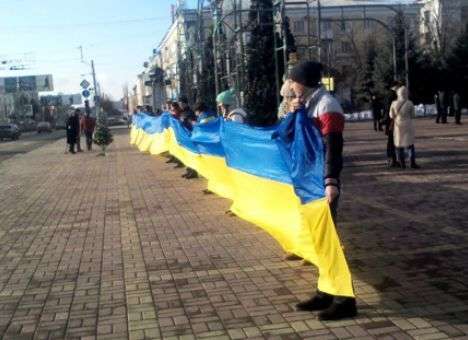 Украинские города захлестнули массовые акции протеста (ФОТО)