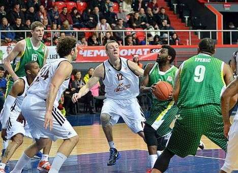 Донецкий клуб теряет лидерство в чемпионате