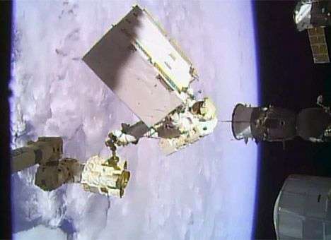 Астронавты на МКС заменили насос в системе охлаждения