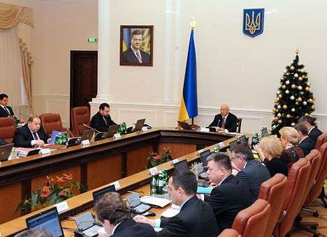 Снижение цены на газ для промпотребителей растянут до IV квартала, - Азаров