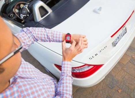 Mercedes запускает «умные» часы для автомобилистов