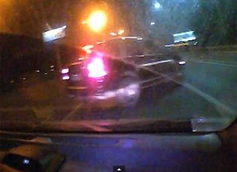 В сеть выложили видео тарана автомобиля избитой Черновол (ВИДЕО)
