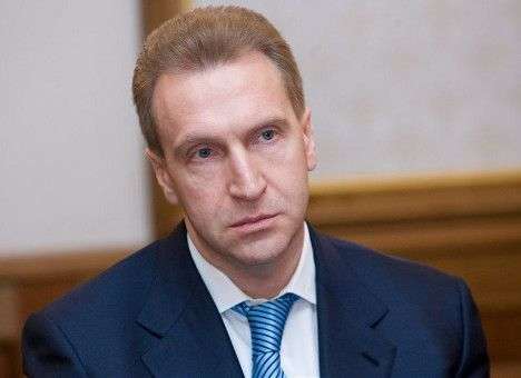 Азаров опровергает заявление Шувалова о возможности досрочного взыскания займа