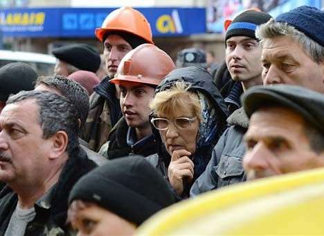 Кабмин выплатит зарплаты столичным бюджетникам за счет «президентской тысячи»