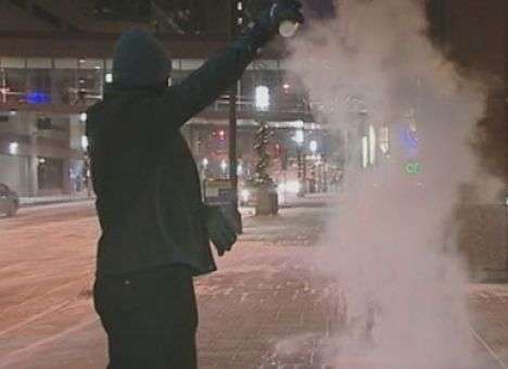 В США 50 человек получили ожоги при попытке заморозить кипяток