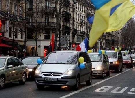 Автомайдан добрался до Парижа (ФОТО)
