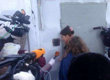 Pussy Riot не пустили с продуктами в колонию (ФОТО)