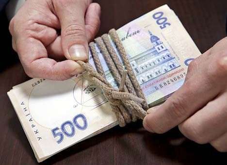 Fitch: курс гривни останется на уровне 8,3 UAH/USD до середины 2015