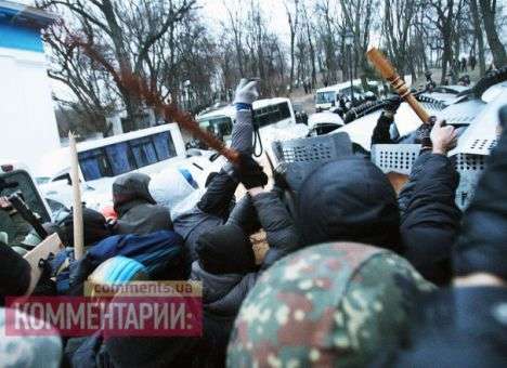Милиция задержала около 10 митингующих, среди них - осужденный за убийство