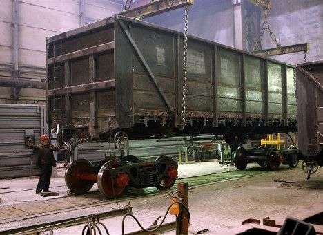 Крюковский вагонзавод сократил производство вдвое